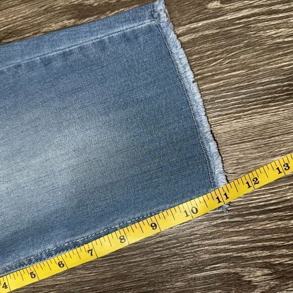 RETROPOLITAN Jean Shorts Womens Distressed Ripped Cut Off - Picture 3 of 5